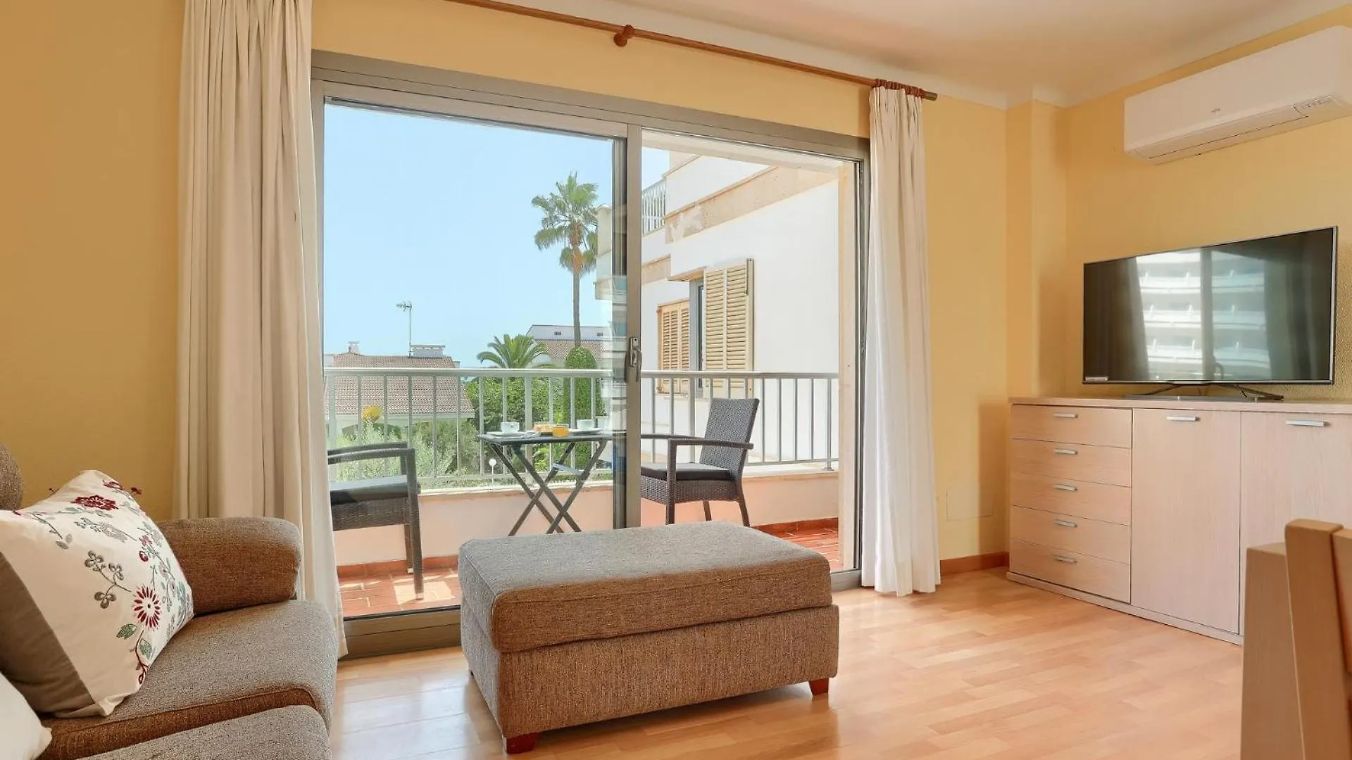 Apartamento Rosa 16 By Rentallorca Alcudia  Alcudia (Mallorca)